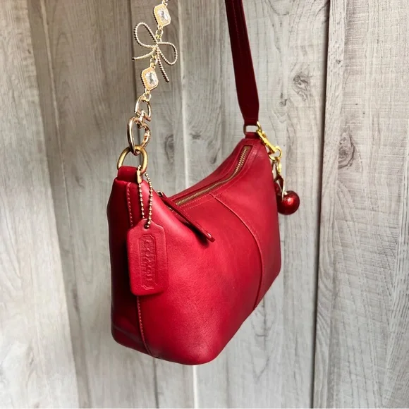 Vintage Coach Hampton Demi Legacy Cherry Red Shoulder Bag - Picture 5 of 12